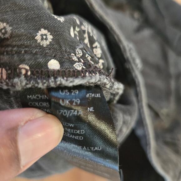 We The Free Romeo Rolled Cut Off Short Size 29 Black Free People Boho Distressed - Picture 7 of 11